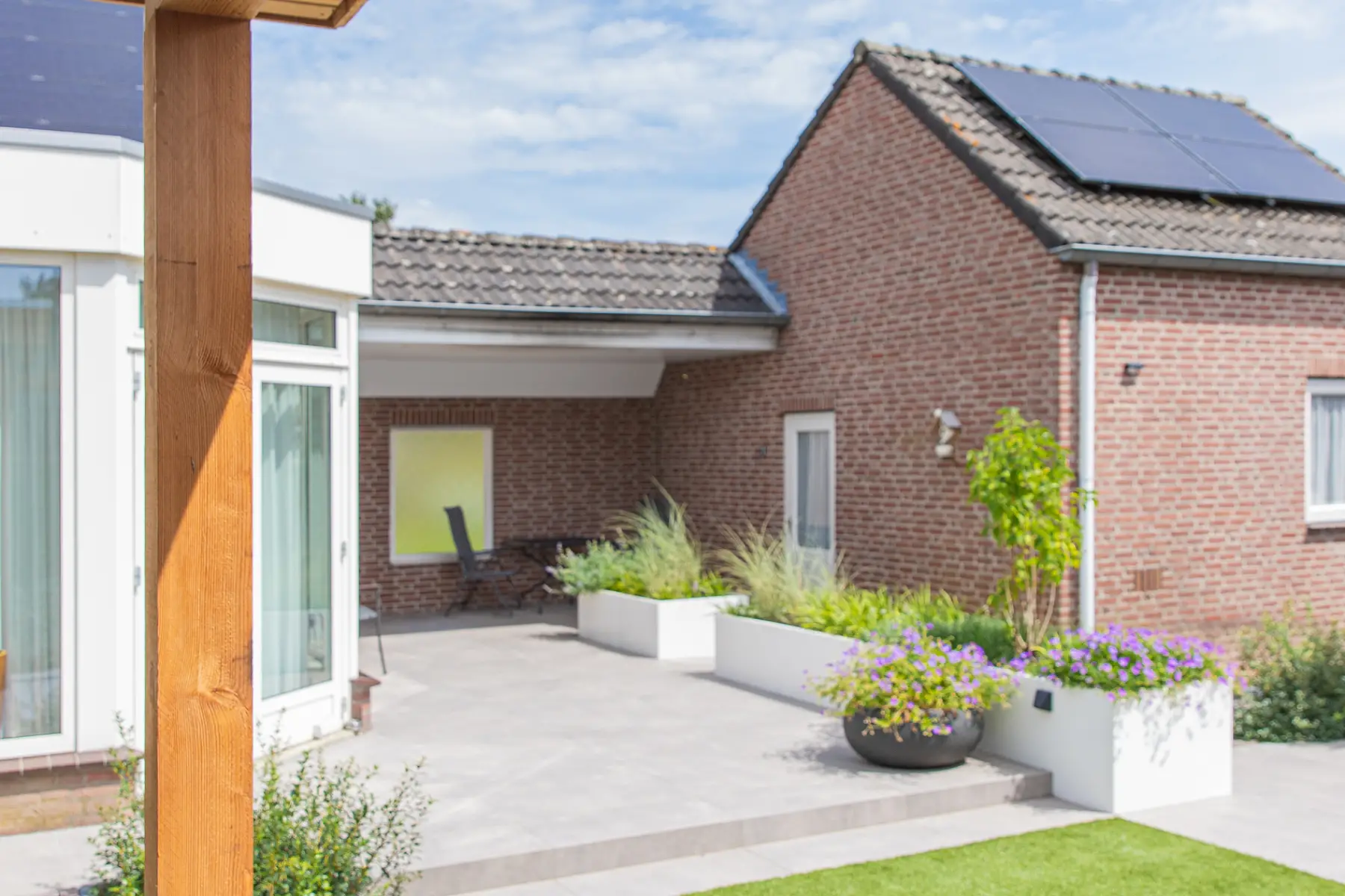 Buitenleven met sfeervol afdak